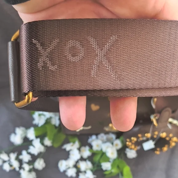 Betsey Johnson Brown Satchel with Gold Accents - Picture 6 of 7